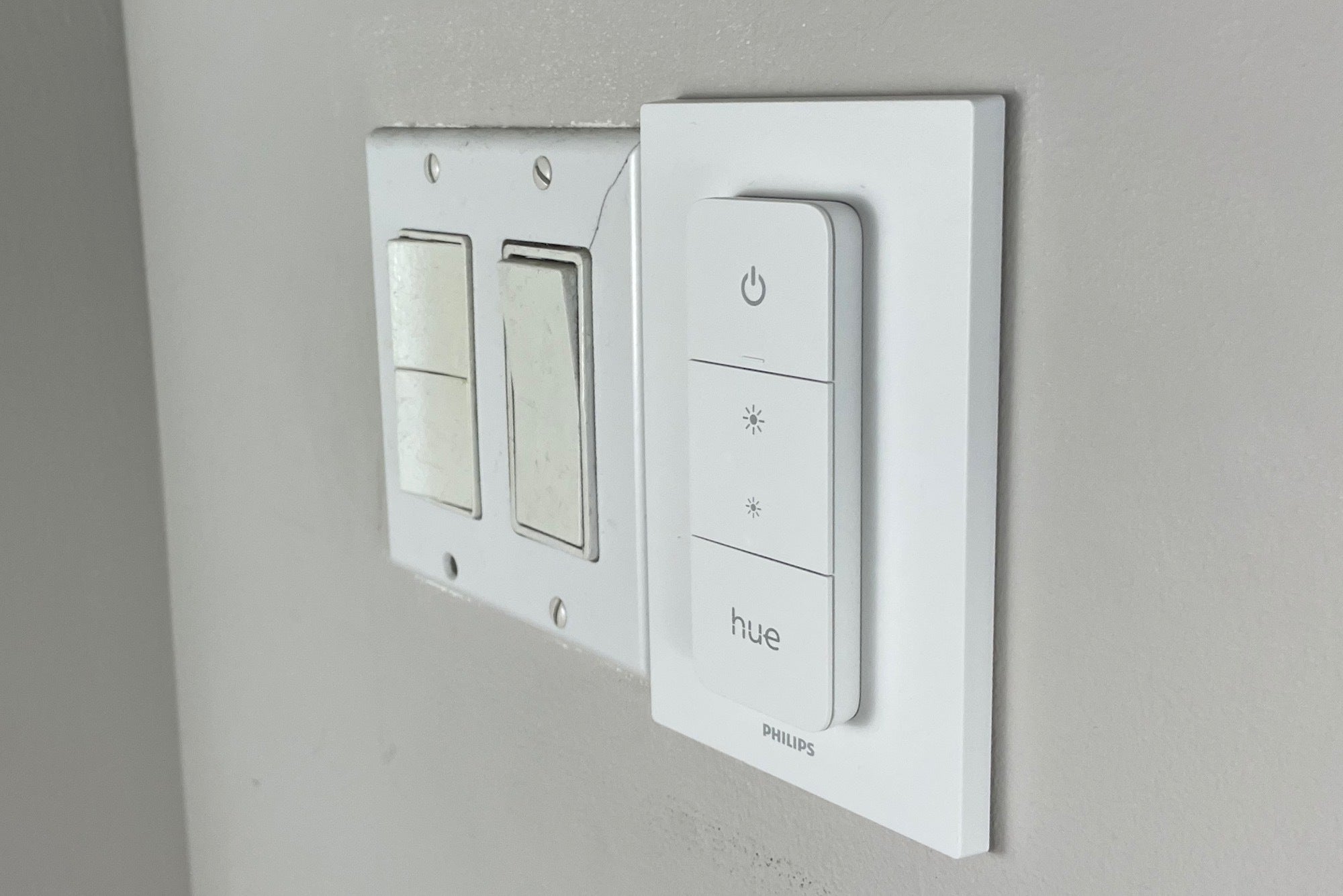 Philips Hue Dimmer Switch (2021) review: The aging Hue ...