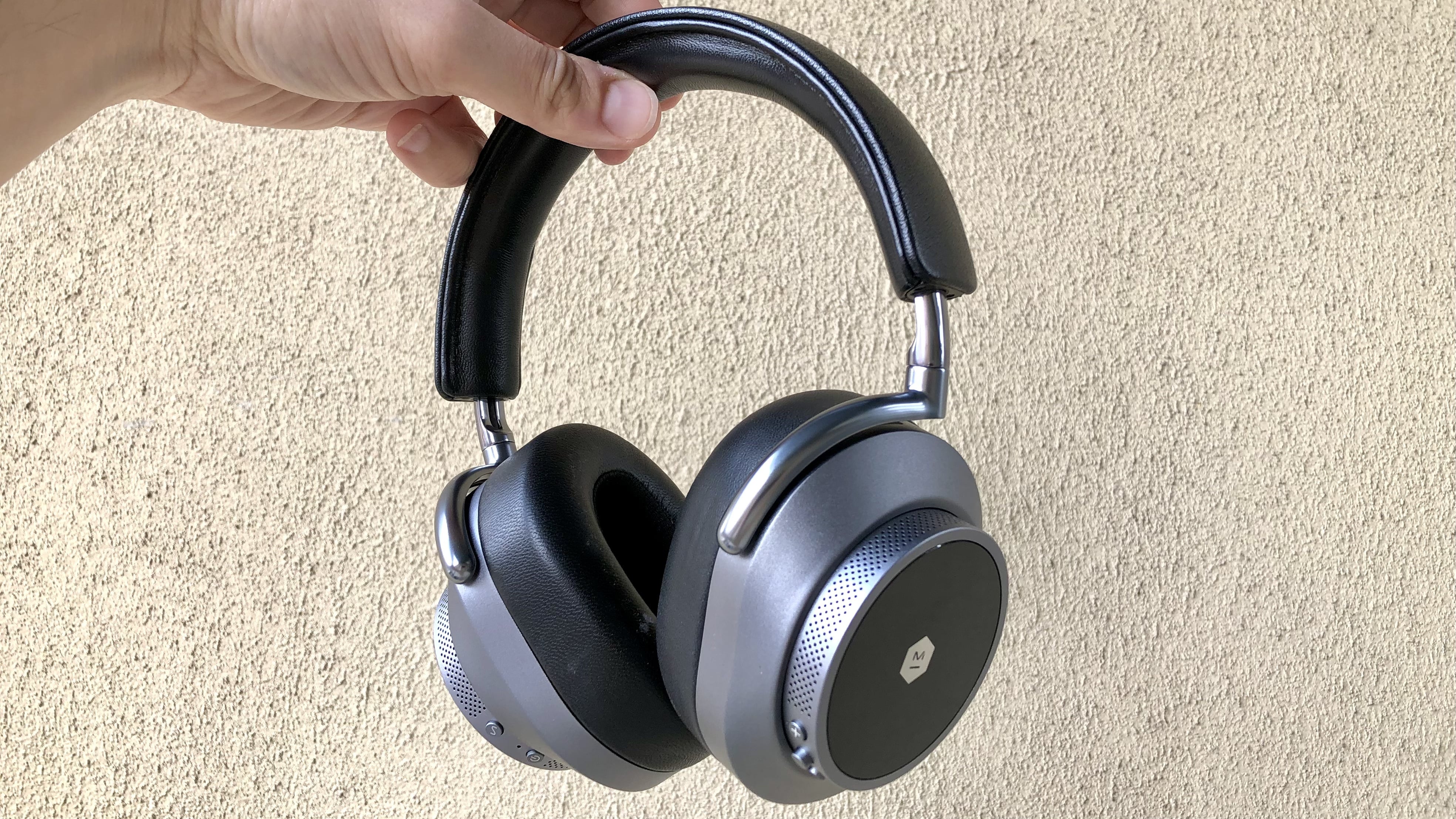 Master & Dynamic MW75 Review | PCMag