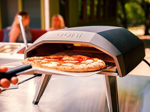 Amazon.com: Ooni Koda 12 Gas Pizza Oven – 12" Propane Powered Outdoor Oven  with 28 mBar Regulator and Gas Hose, Gas powered Portable Pizza Oven -  Foundry Black : Home & Kitchen