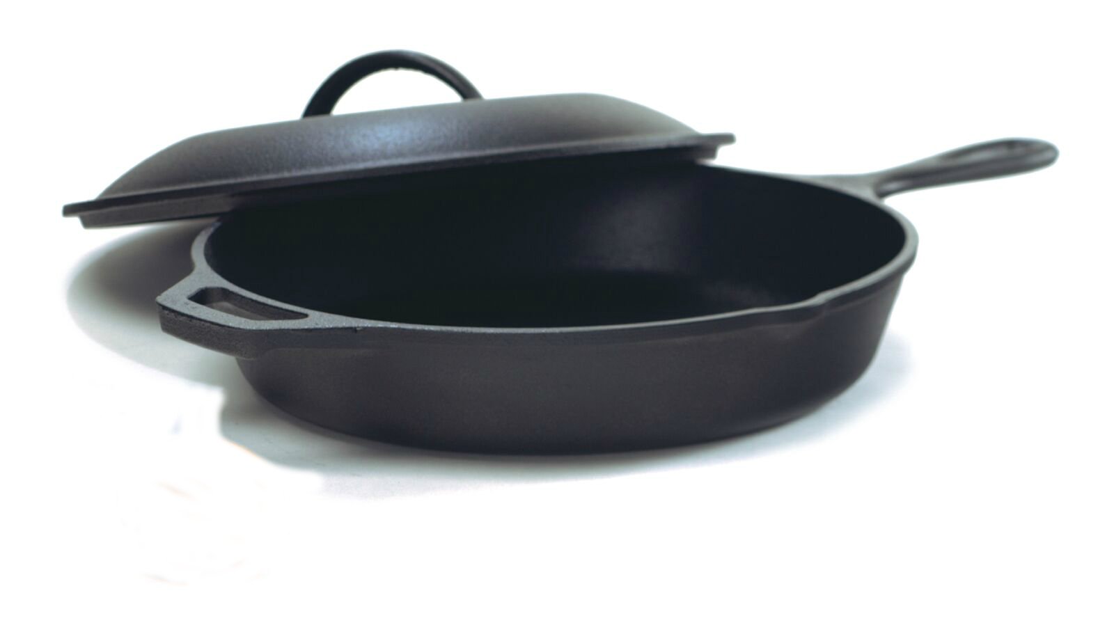Amazon.com: Lodge Seasoned Cast Iron Skillet With Lid (12 Inch) - Frying Pan  Set: Home & Kitchen